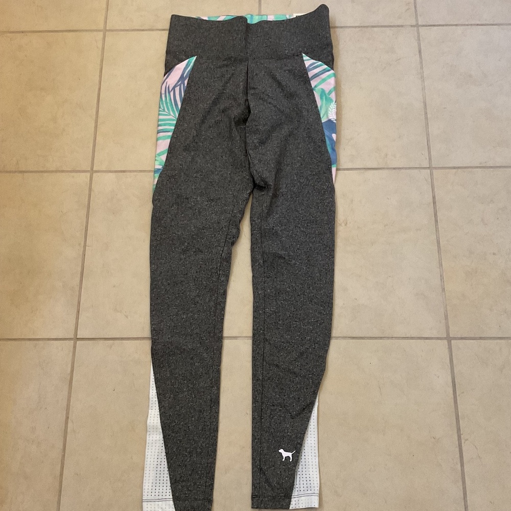 PINK Victoria’s Secret YOGA leggings NWT XS
